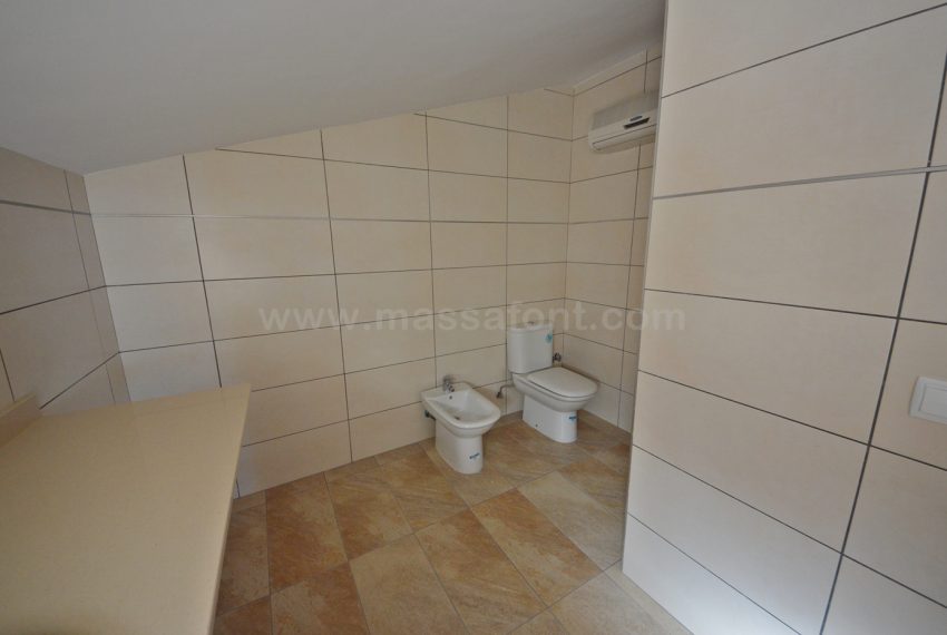 21b.- bany dalt